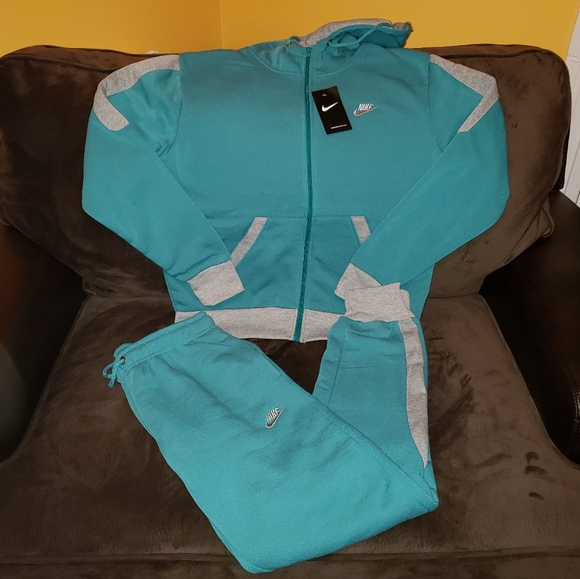 womens nike jogging set